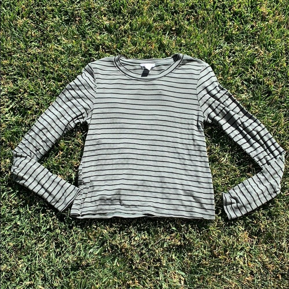 cropped stripped long sleeve 💚